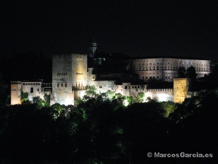 La Alhambra de noche