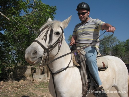 Montando a caballo